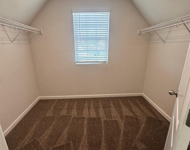 512 Flannel Way - Photo Thumbnail 7