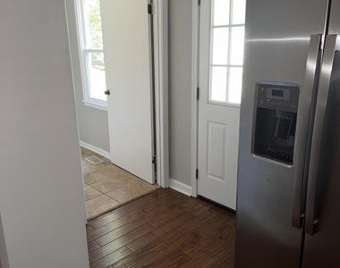 101 Angus Court - Photo Thumbnail 8