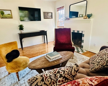 4811 Shoalwood Ave - Photo Thumbnail 5