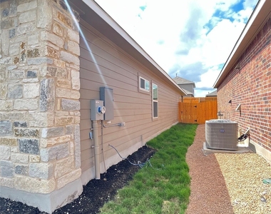 445 Blue Stem Rd - Photo Thumbnail 31