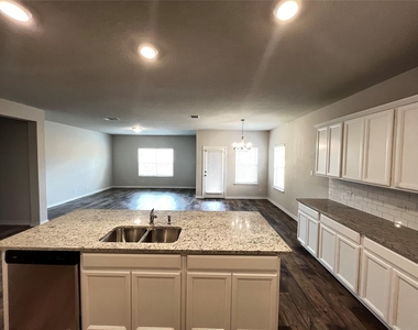 445 Blue Stem Rd - Photo Thumbnail 5