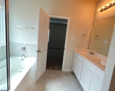 445 Blue Stem Rd - Photo Thumbnail 20