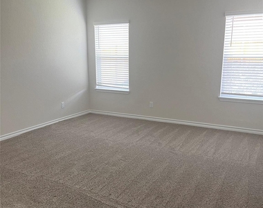 445 Blue Stem Rd - Photo Thumbnail 18