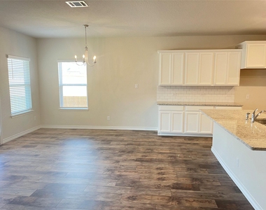 445 Blue Stem Rd - Photo Thumbnail 10