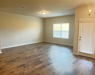 445 Blue Stem Rd - Photo Thumbnail 17