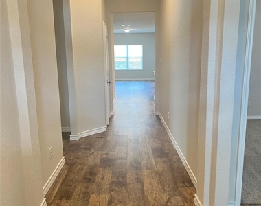445 Blue Stem Rd - Photo Thumbnail 7
