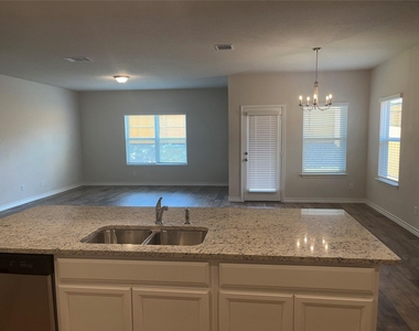 445 Blue Stem Rd - Photo Thumbnail 6