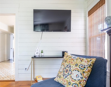 4811 Shoalwood Ave - Photo Thumbnail 12