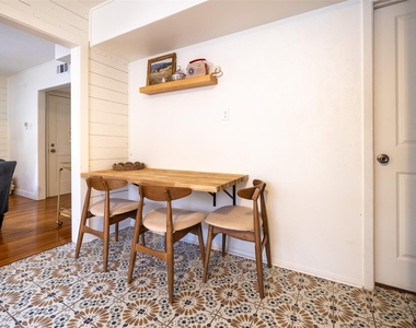 4811 Shoalwood Ave - Photo Thumbnail 7