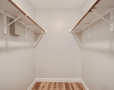 1701 Hollow Tree Blvd - Photo Thumbnail 14