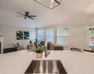 1701 Hollow Tree Blvd - Photo Thumbnail 8