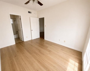 706 W 22nd St - Photo Thumbnail 6