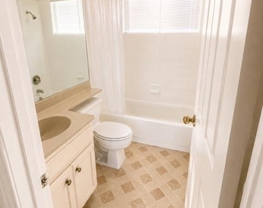 706 W 22nd St - Photo Thumbnail 10