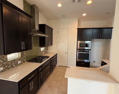 11412 Maggiore Dr - Photo Thumbnail 9