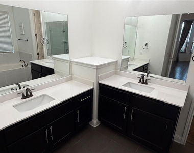 11412 Maggiore Dr - Photo Thumbnail 12