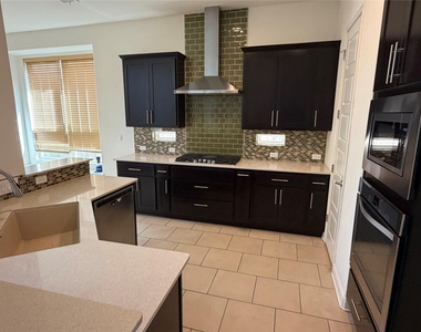 11412 Maggiore Dr - Photo Thumbnail 6