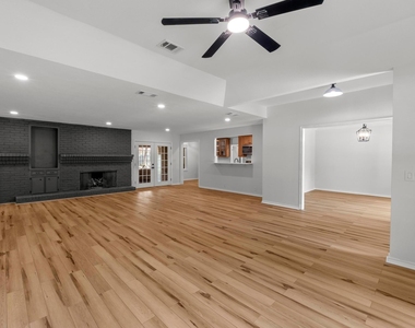 801 Lime Rock Dr - Photo Thumbnail 3