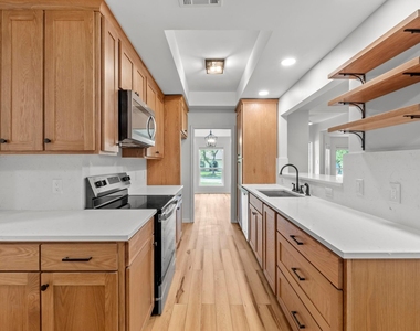 801 Lime Rock Dr - Photo Thumbnail 9