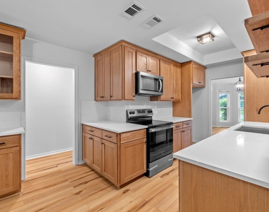 801 Lime Rock Dr - Photo Thumbnail 7