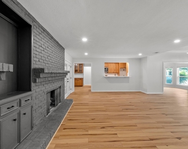 801 Lime Rock Dr - Photo Thumbnail 5