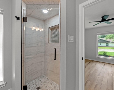 801 Lime Rock Dr - Photo Thumbnail 24