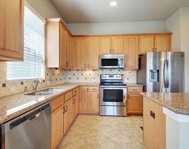 2806 Moreno St - Photo Thumbnail 10