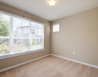 2806 Moreno St - Photo Thumbnail 16