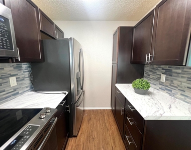 2018 W Rundberg Ln - Photo Thumbnail 8