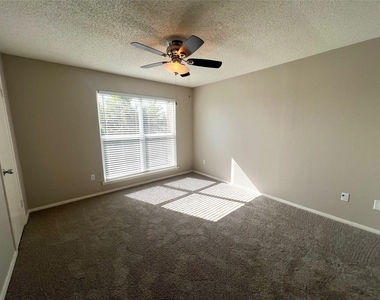 2018 W Rundberg Ln - Photo Thumbnail 15