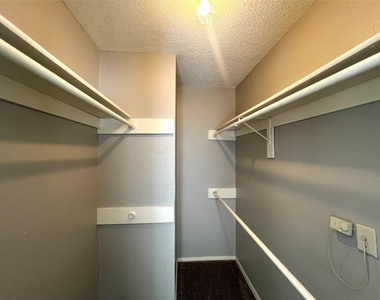 2018 W Rundberg Ln - Photo Thumbnail 16