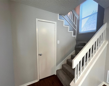 2018 W Rundberg Ln - Photo Thumbnail 11