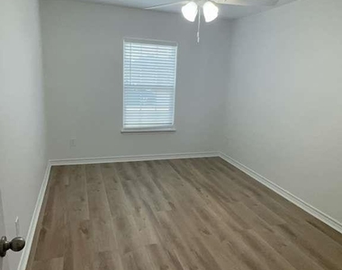 14205 Prairie Sod Ln - Photo Thumbnail 21