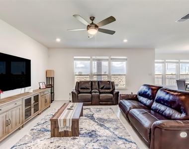 3712 Forino Dr - Photo Thumbnail 8