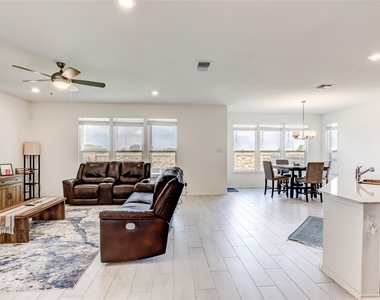 3712 Forino Dr - Photo Thumbnail 6