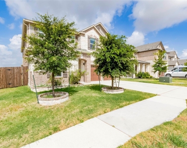 3712 Forino Dr - Photo Thumbnail 2