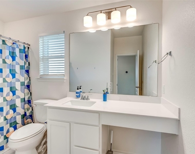 3712 Forino Dr - Photo Thumbnail 32