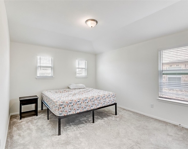 3712 Forino Dr - Photo Thumbnail 30