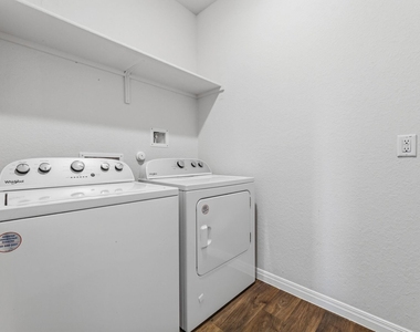 202 Eagle Mountain Trl - Photo Thumbnail 29