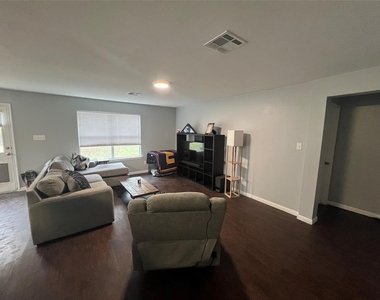 2100 Boyer Dr - Photo Thumbnail 2