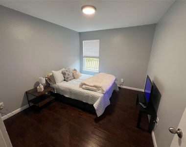 2100 Boyer Dr - Photo Thumbnail 5