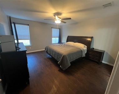 2100 Boyer Dr - Photo Thumbnail 1