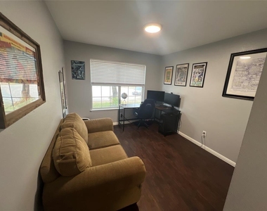 2100 Boyer Dr - Photo Thumbnail 4