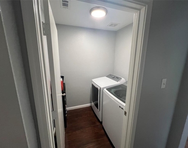 2100 Boyer Dr - Photo Thumbnail 3