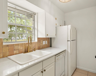 1700 Houston St - Photo Thumbnail 9
