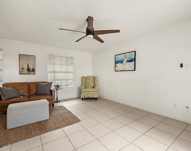 1700 Houston St - Photo Thumbnail 4