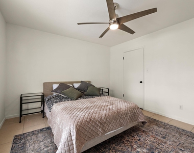 1700 Houston St - Photo Thumbnail 13