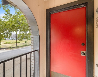 1700 Houston St - Photo Thumbnail 2