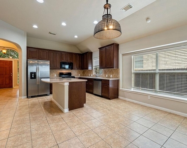 2217 Westfalian Trl - Photo Thumbnail 3