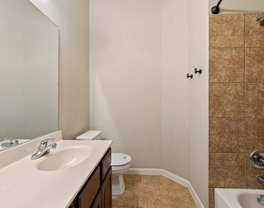 2217 Westfalian Trl - Photo Thumbnail 13