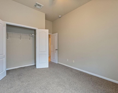 2217 Westfalian Trl - Photo Thumbnail 10